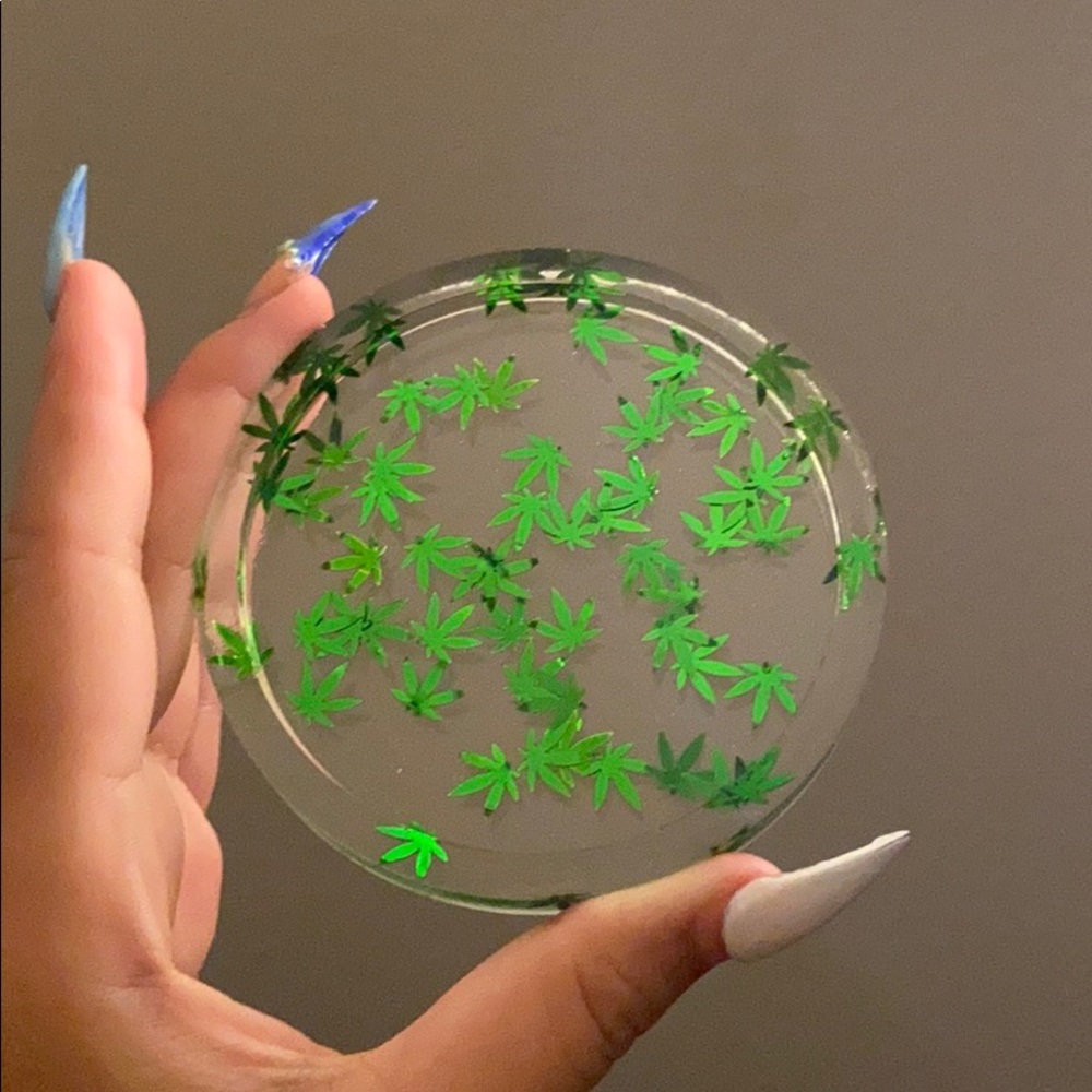 resin coaster with confetti